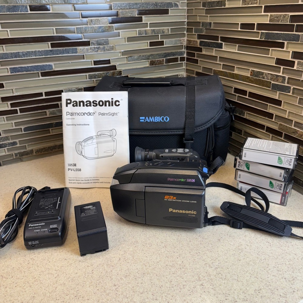VTG Panasonic Palmcorder PalmSight PV-L558D VHS-C Camcorder Bundle Tested WORKS